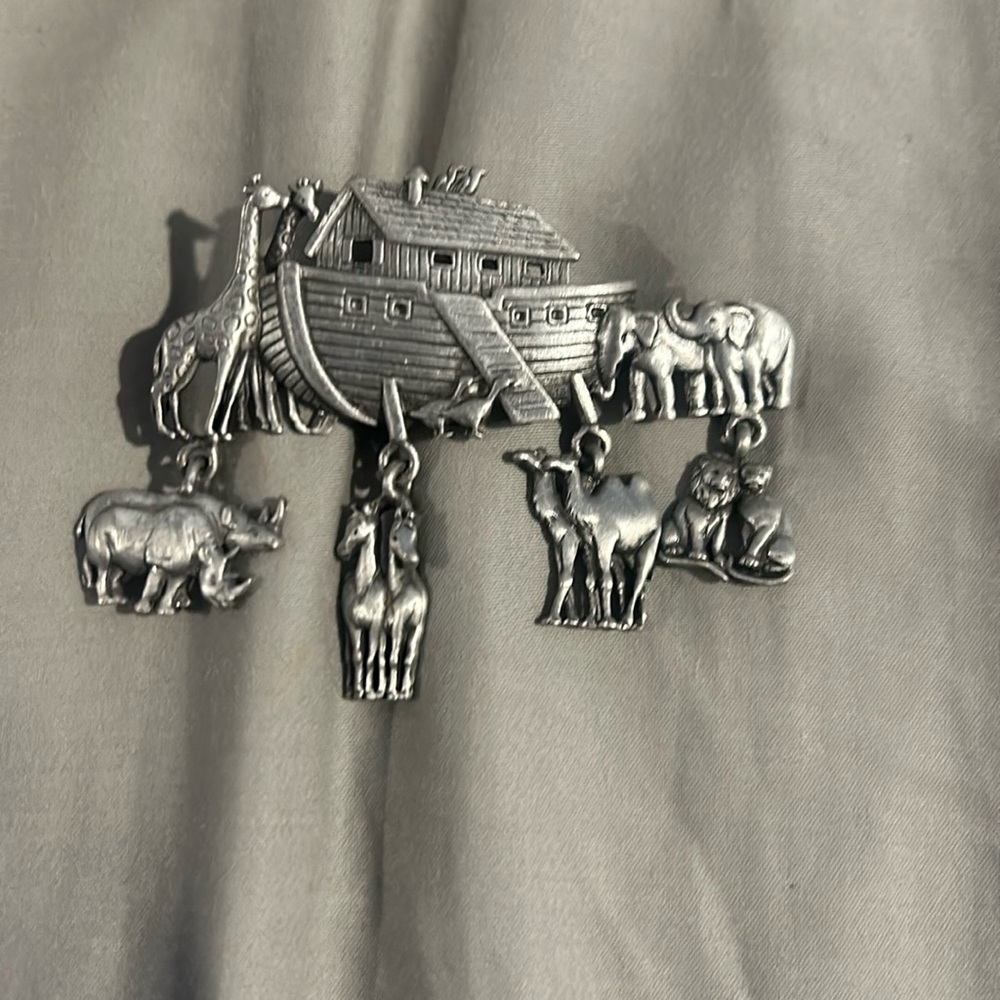 JJ Noah's Ark Brooch Pin Pewter Silver Color - Picture 2 of 11